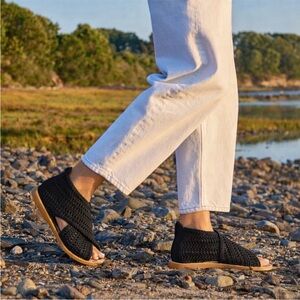 Born Women's Iwa Macramé Women’s 
Black Knit Fabric Sandals Size
10 M NWT